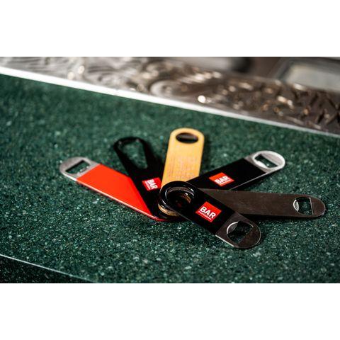 Barblade flesopener hout in gebruik