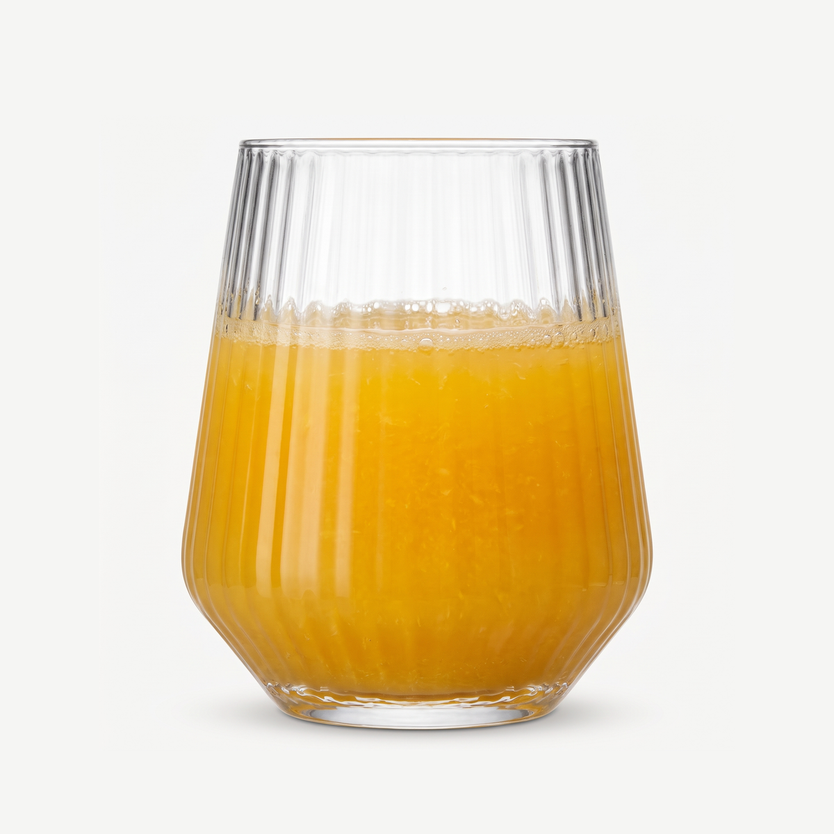 Pasabahce Allegra Focus Tumbler 42,5 Cl gevuld met sinaasappelsap