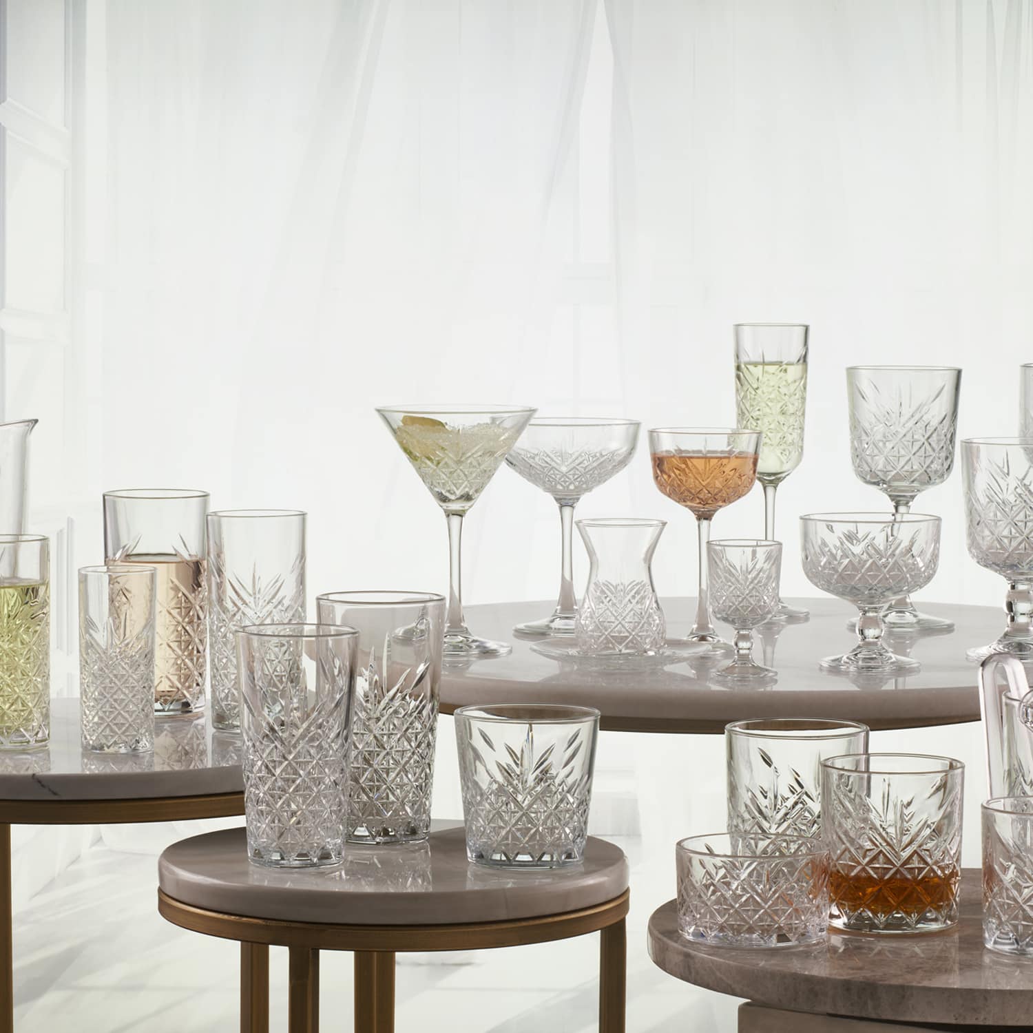Pasabahce Timeless Martiniglas 23 Cl Gouden Rand - 4 Stuks - Glazen.nl