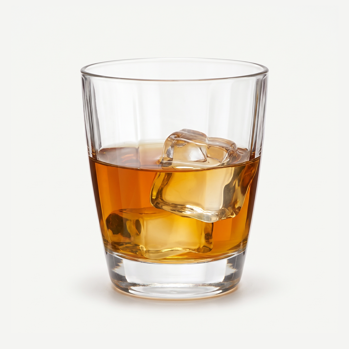 Bormioli Rocco Pulsar Tumbler 30 Cl gevuld met whisky en ijs