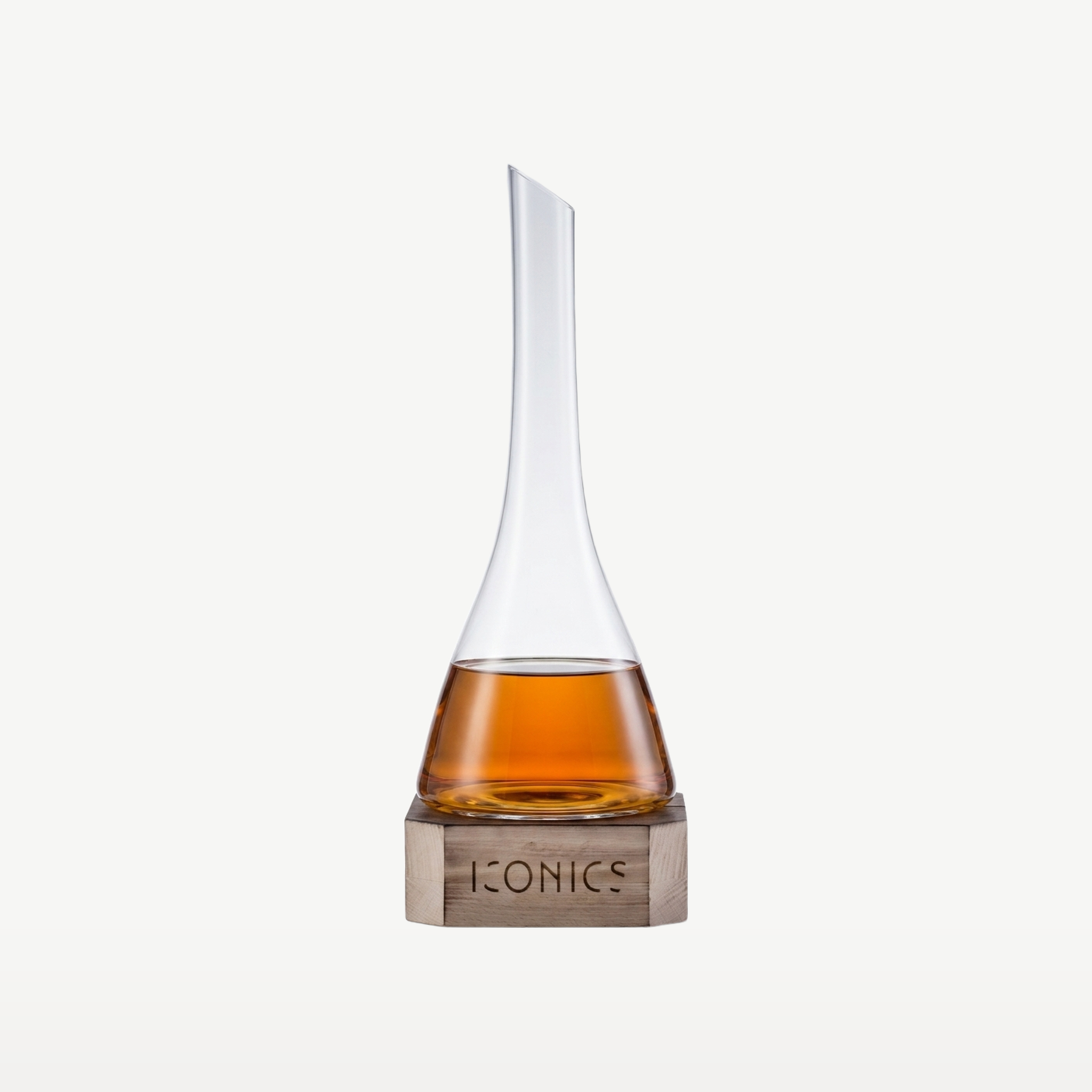 Zwiesel Glas Iconics Decanteerkaraf 75 Cl met Houten Voet - Glazen.nl