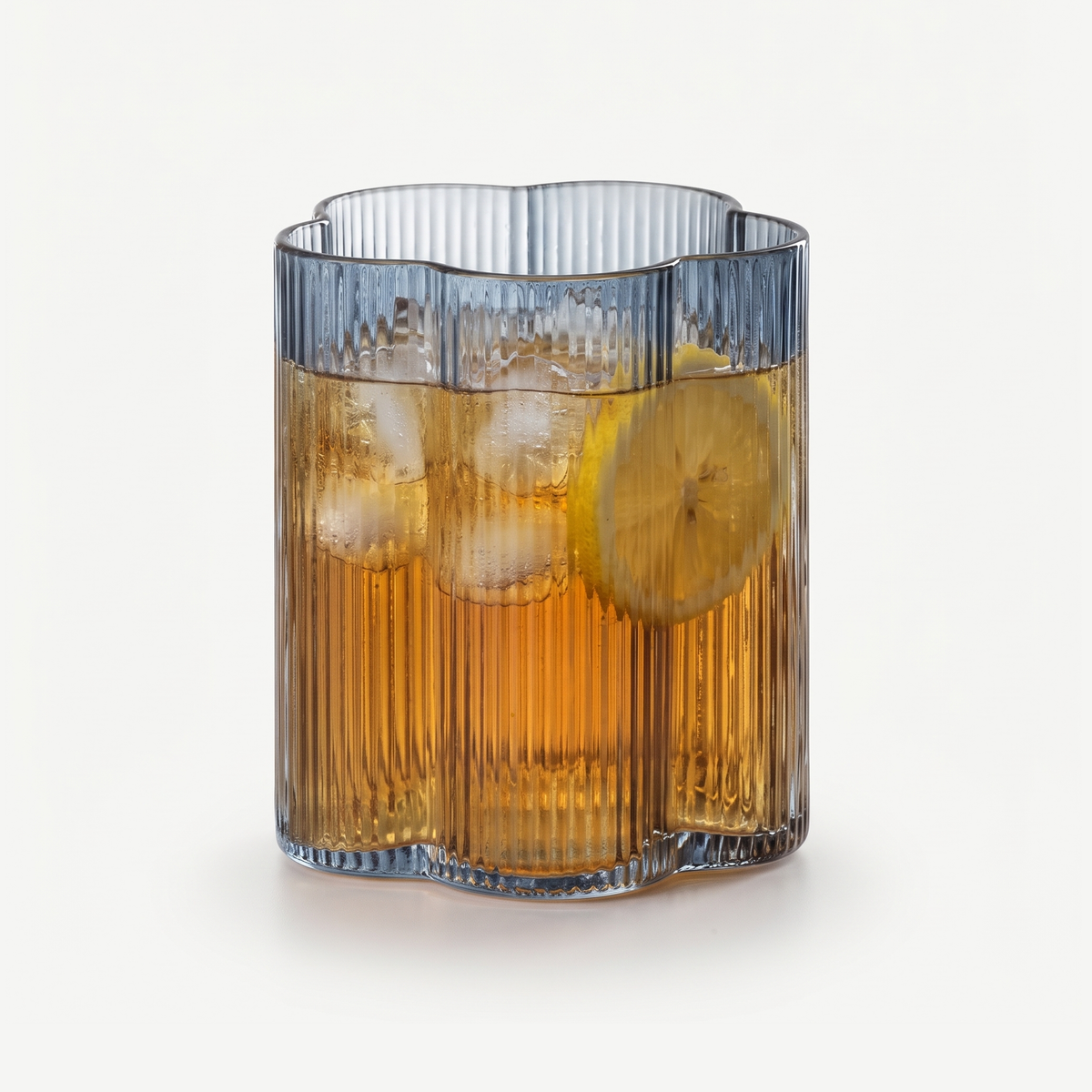 J-Line Fiore Waterglas 22 Cl Donkerblauw gevuld met ijsthee