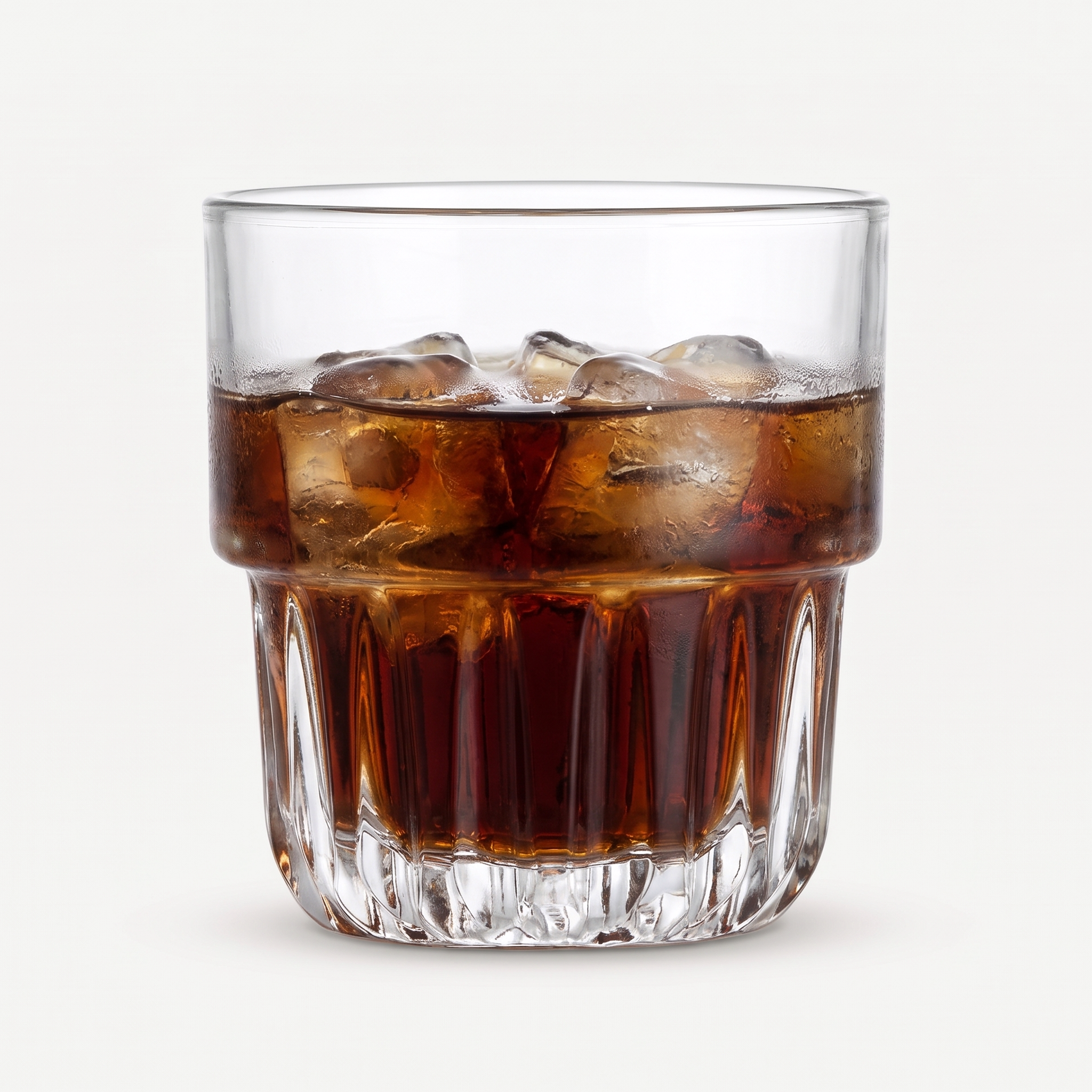 Onis Summit Tumbler 26,5 Cl gevuld met cola en ijs