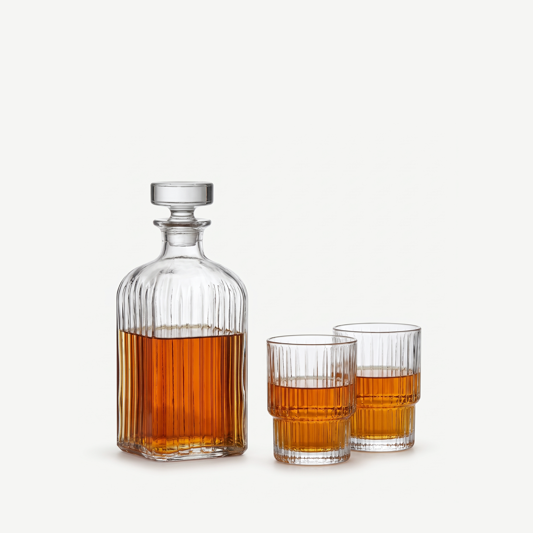 RCR Timeless Combo 4-delige set met karaf en tumblers gevuld met whisky
