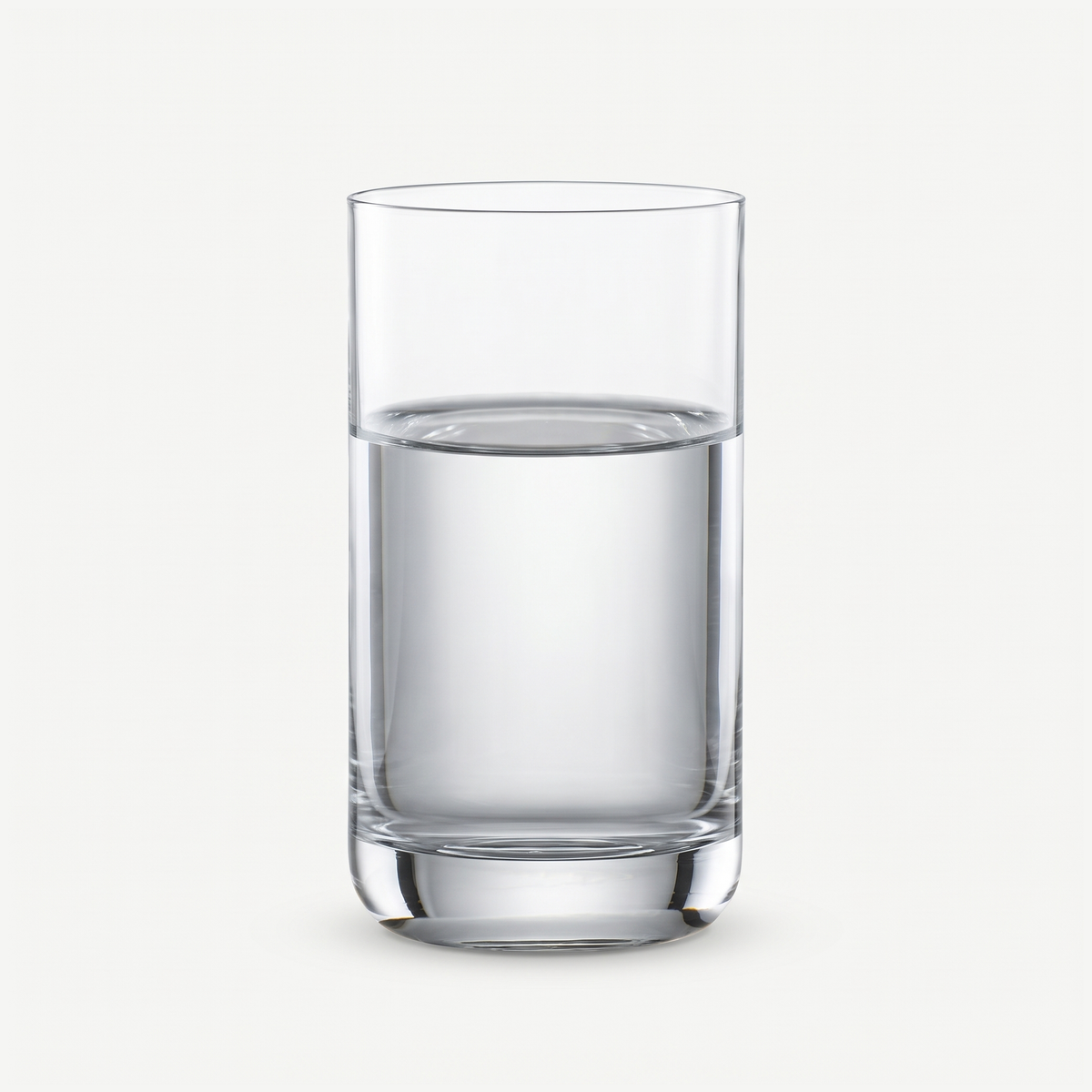 Schott Zwiesel Simple Convention Waterglas 25,5 Cl - 6 Stuks gevuld op gebroken witte achtergrond