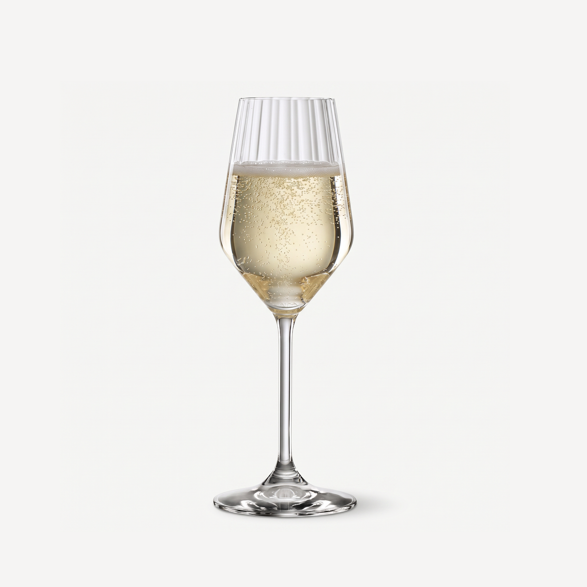 Spiegelau Lifestyle Champagneglas / Flute 31 Cl gevuld met champagne